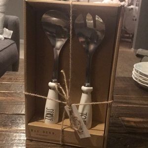 Rae Dunn utensil set